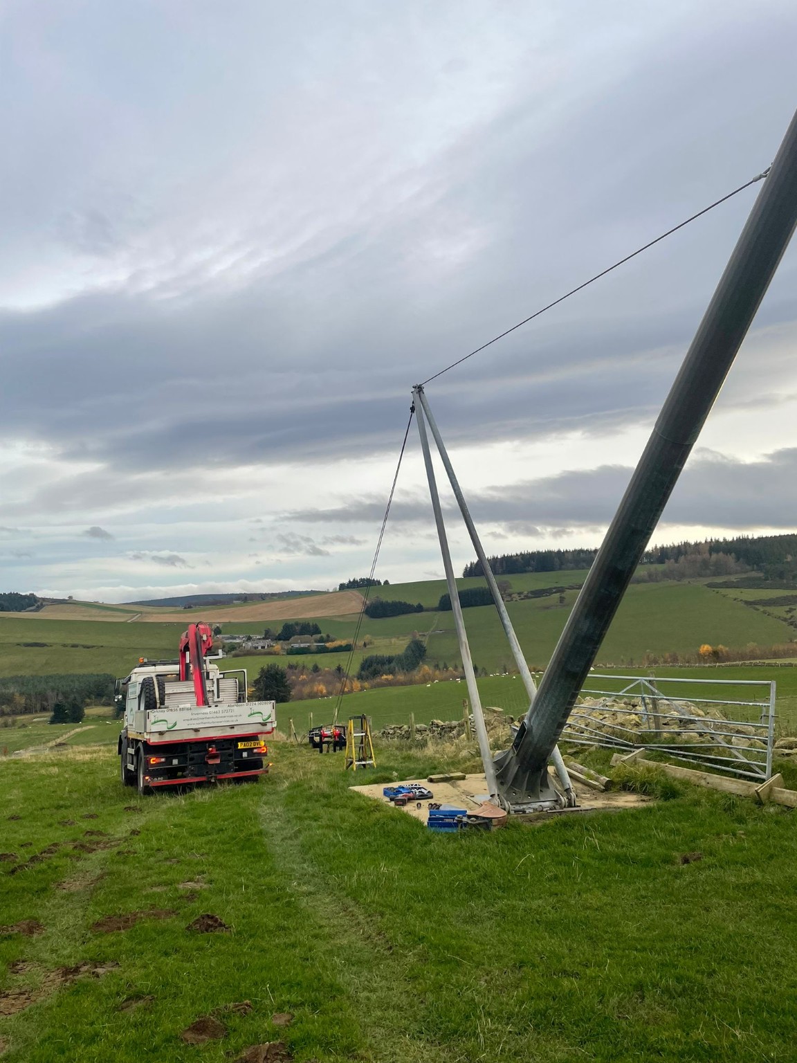 Proven clearance wind turbine